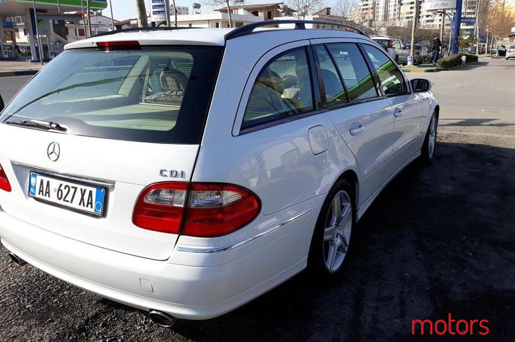 2004' Mercedes-Benz E 270 photo #1