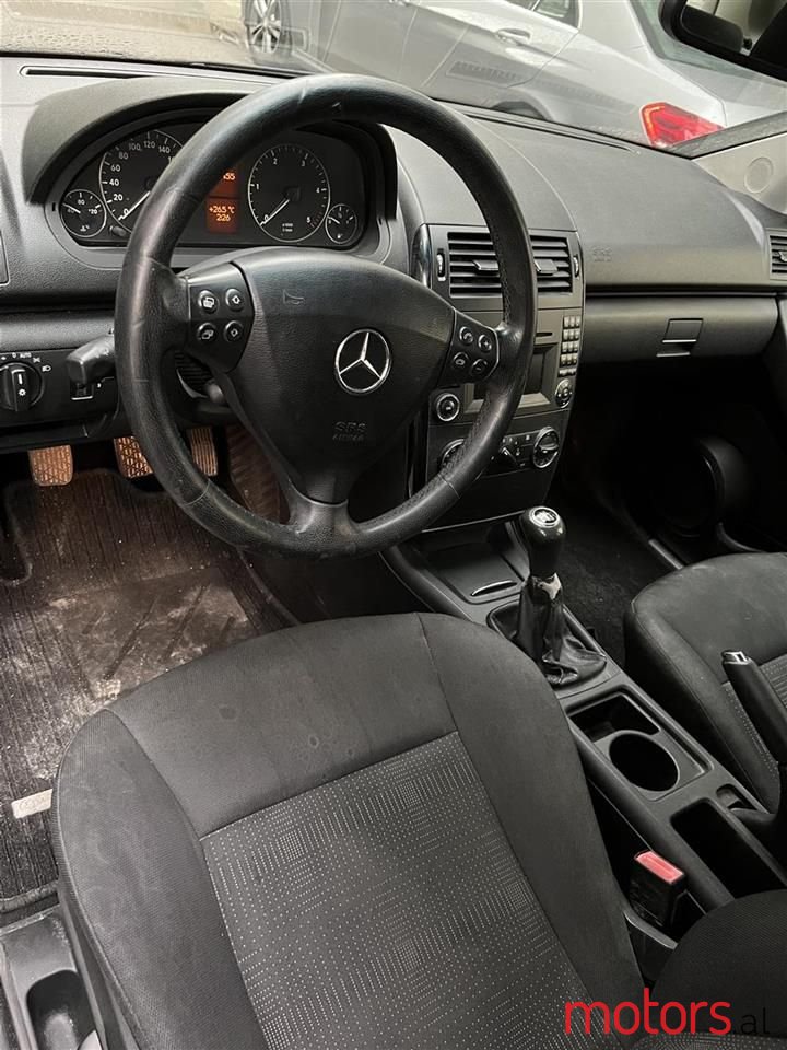 2008' Mercedes-Benz A 180 photo #5