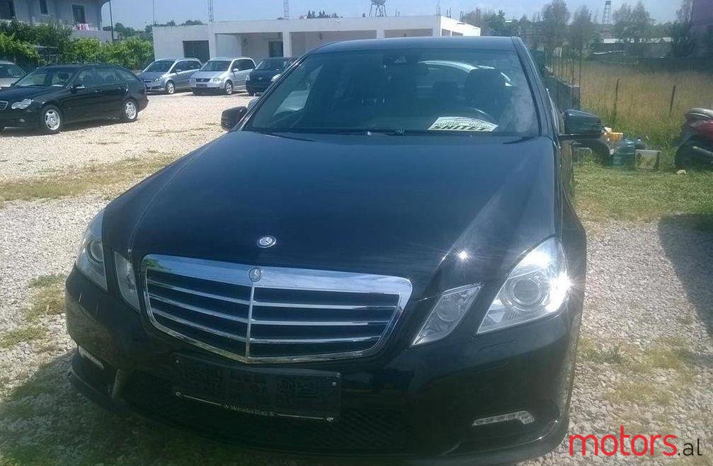 2011' Mercedes-Benz 220 photo #1