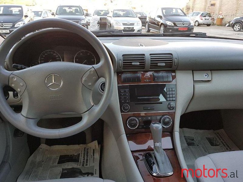 2005' Mercedes-Benz C 220 photo #2