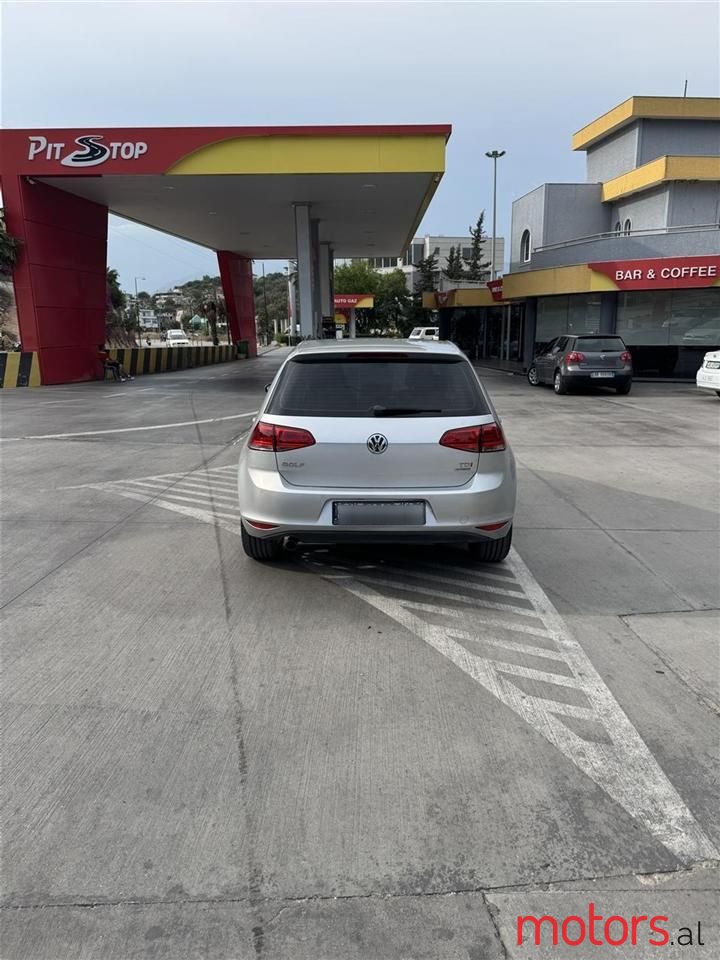 2013' Volkswagen Golf photo #2