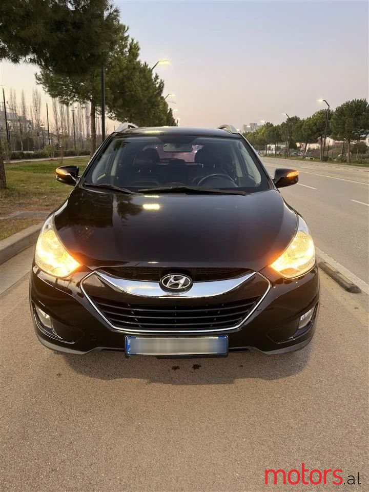 2010' Hyundai Tucson photo #2