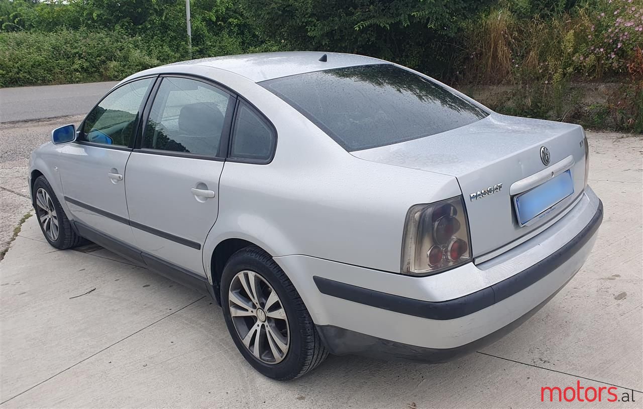 1999' Volkswagen Passat photo #1