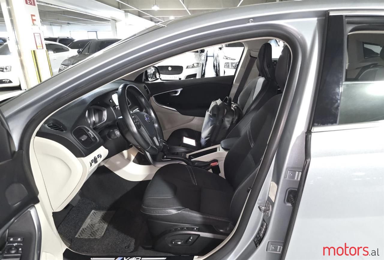 2014' Volvo V40 photo #4