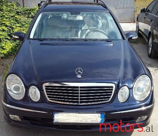 2004' Mercedes-Benz E-Class photo #1