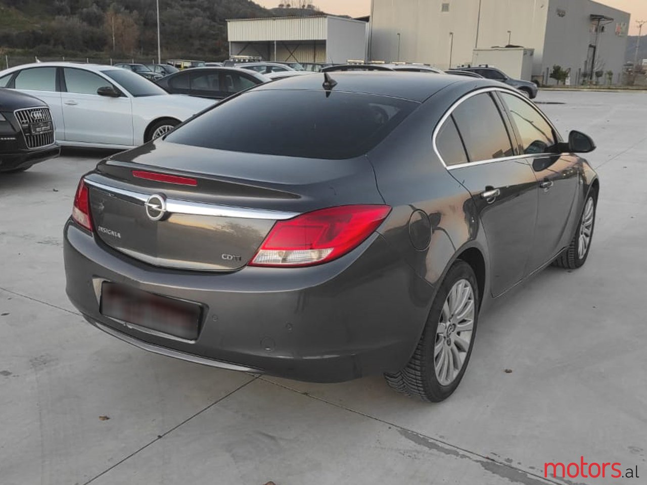 2011' Opel Insignia photo #3