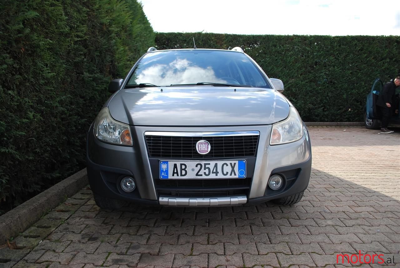 2009' Fiat Sedici photo #3