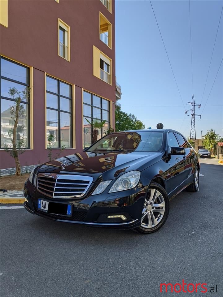 2010' Mercedes-Benz E 220 photo #1
