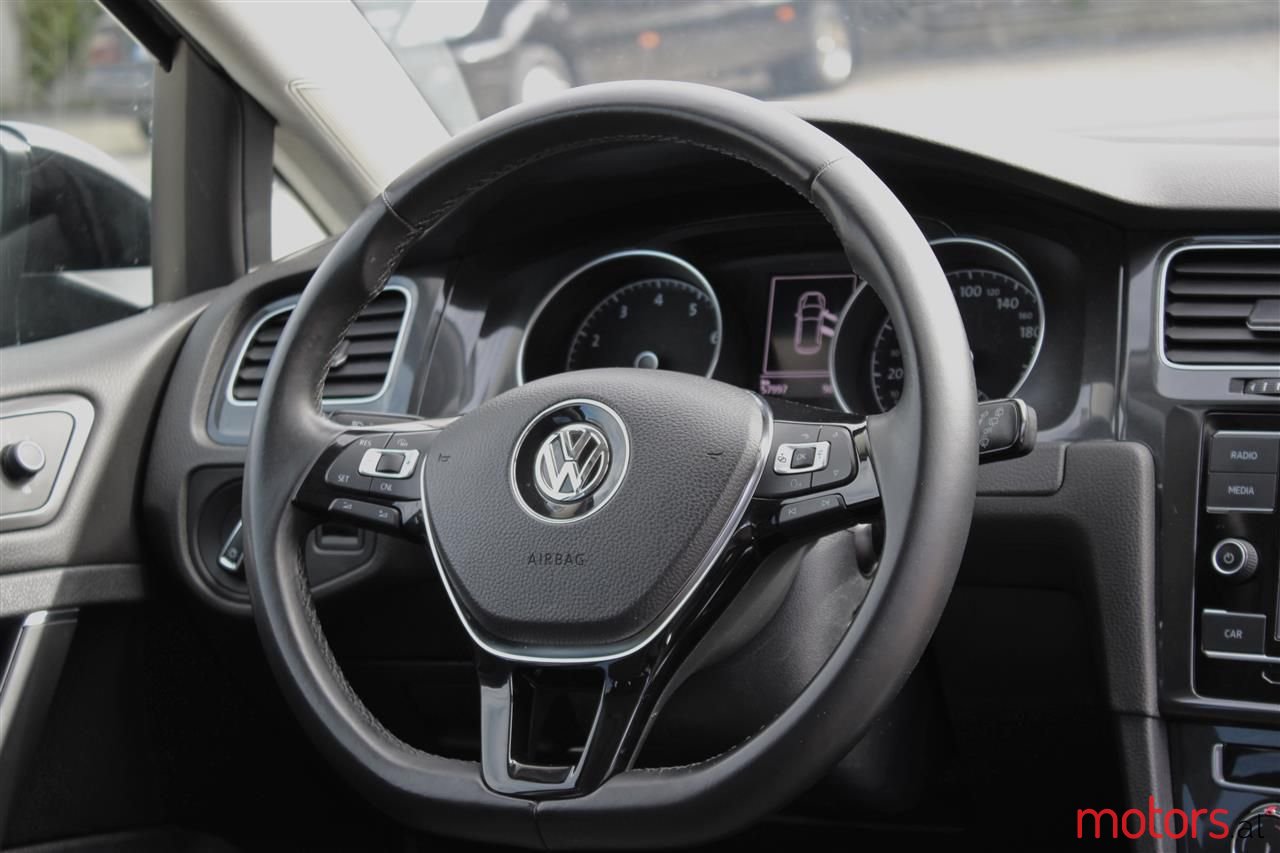2018' Volkswagen Golf photo #4