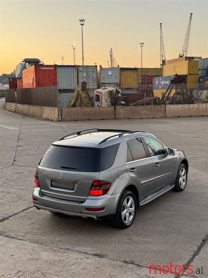 2011' Mercedes-Benz ML 350 photo #2