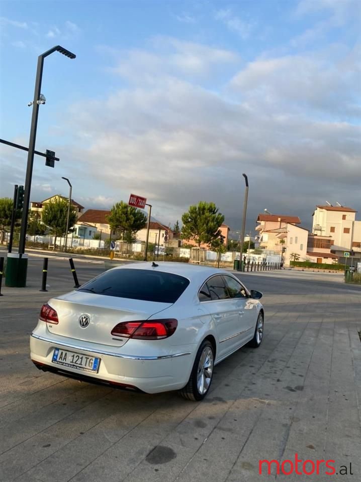 2013' Volkswagen Passat photo #6