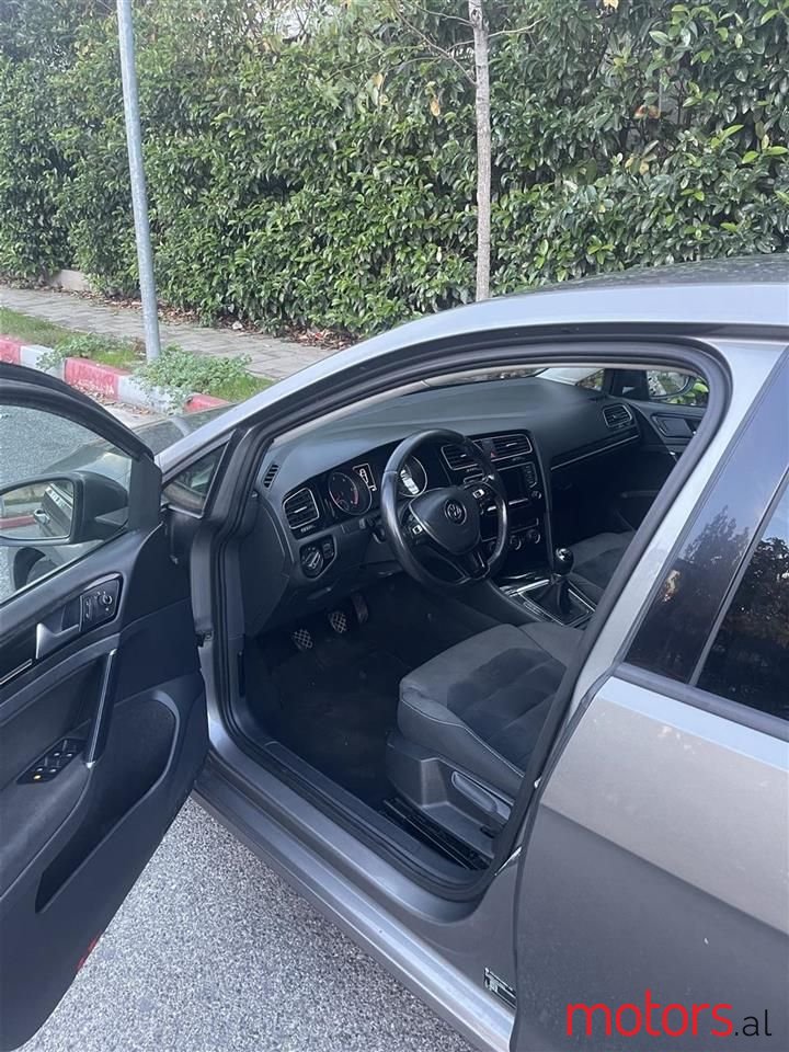 2014' Volkswagen Golf photo #4