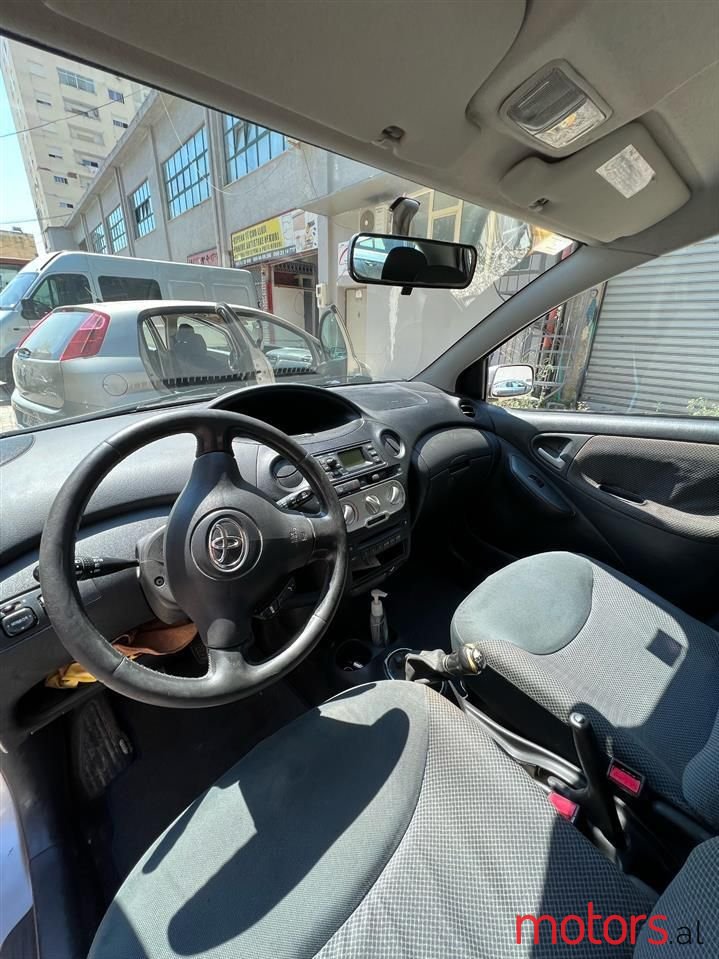 2005' Toyota Yaris photo #6