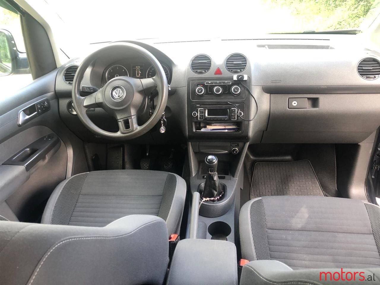 2014' Volkswagen Caddy photo #4