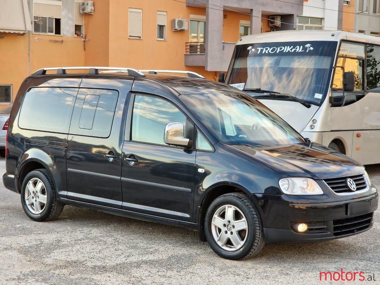 2009' Volkswagen Caddy photo #1