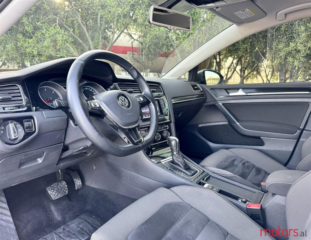 2014' Volkswagen Golf photo #5