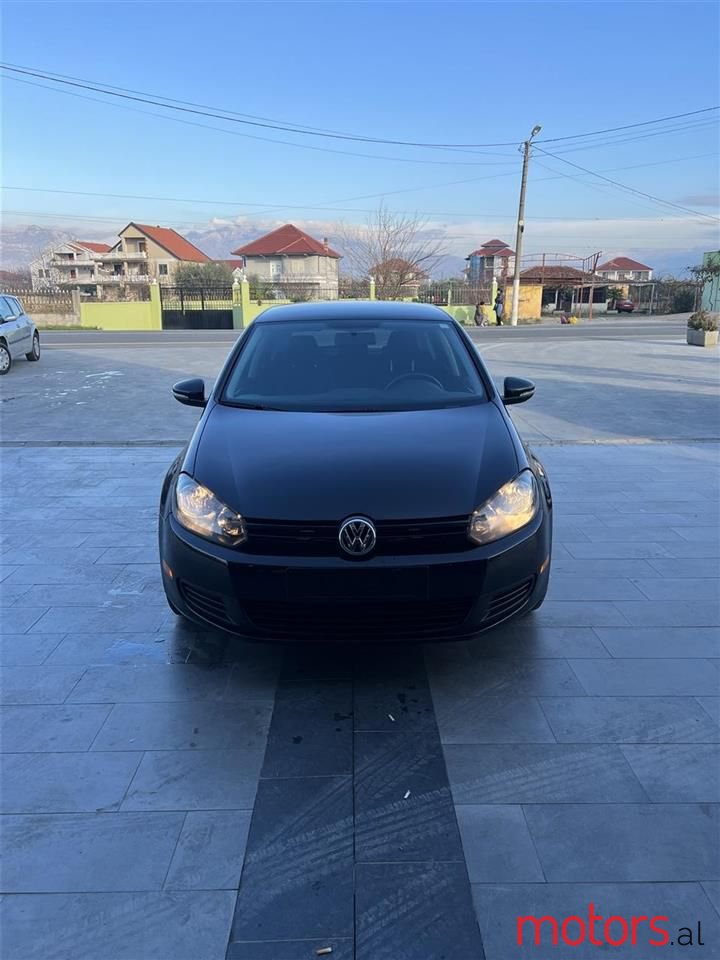 2010' Volkswagen Golf photo #2