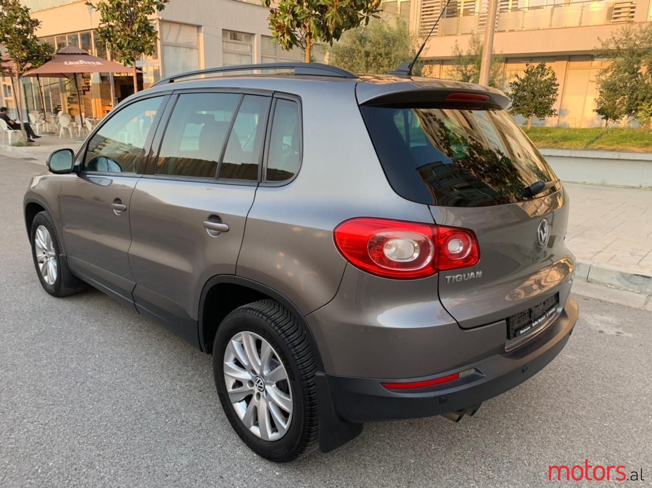 2008' Volkswagen Tiguan photo #2