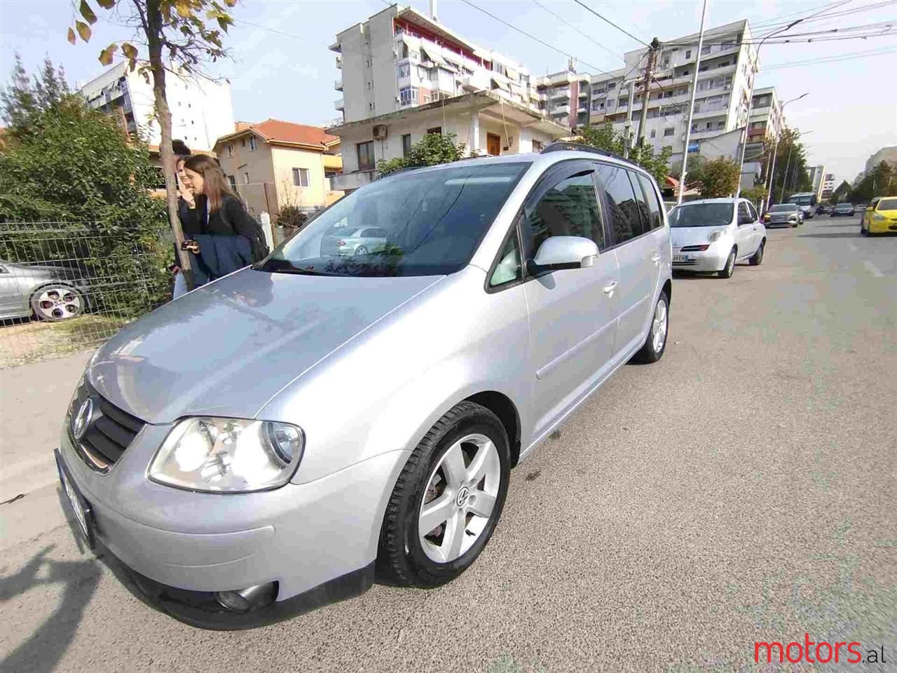 2003' Volkswagen Touran photo #4