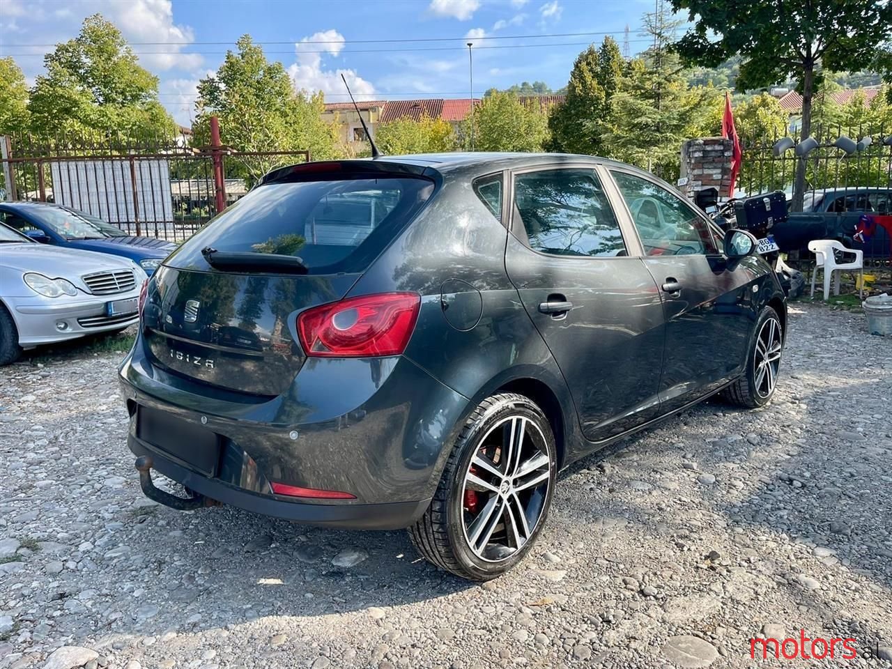 2010' SEAT Ibiza photo #2