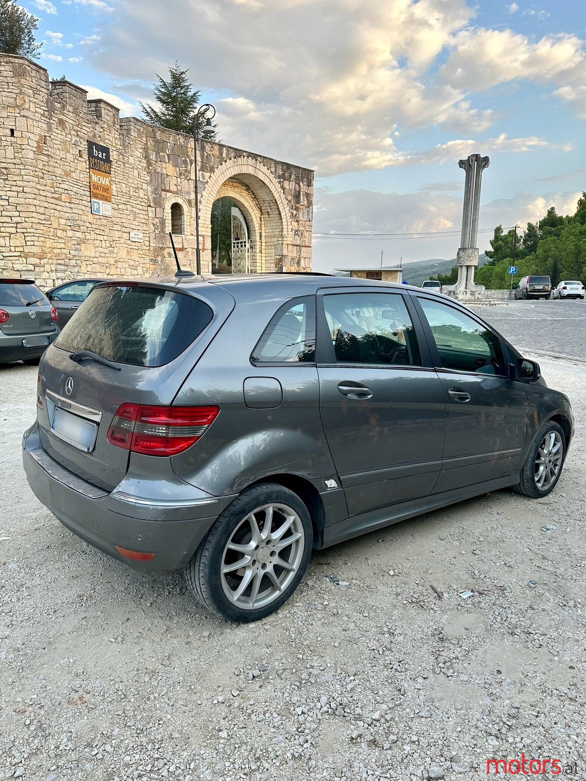 2010' Mercedes-Benz B 200 photo #4