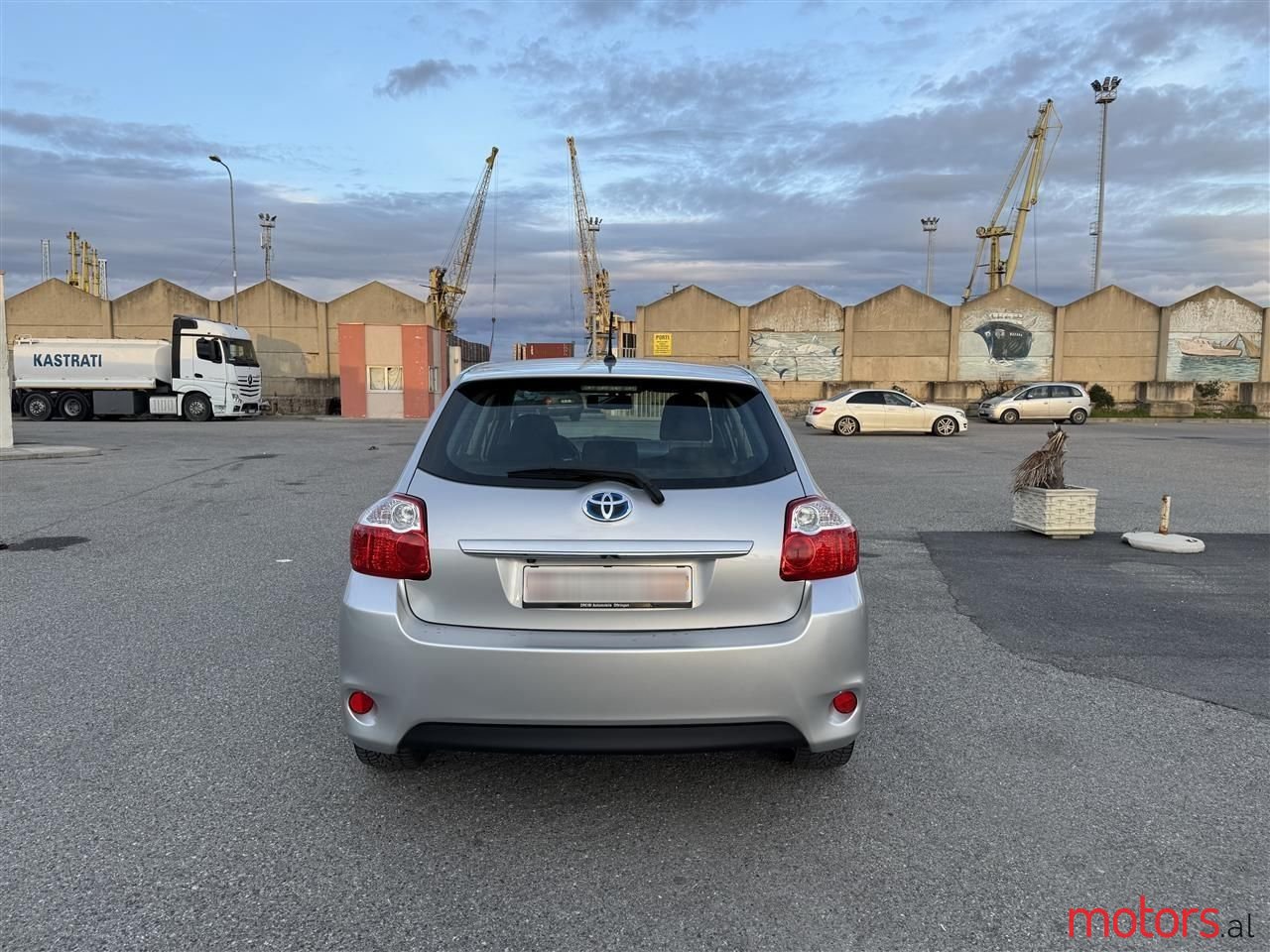 2011' Toyota Auris photo #6