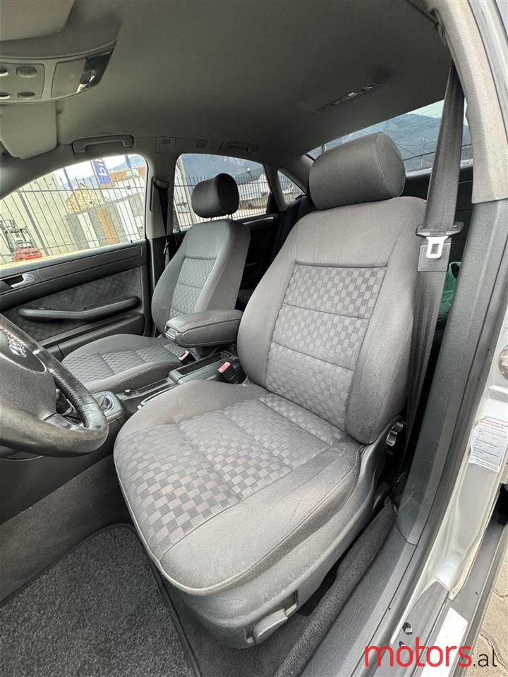 2002' Audi A6 photo #2