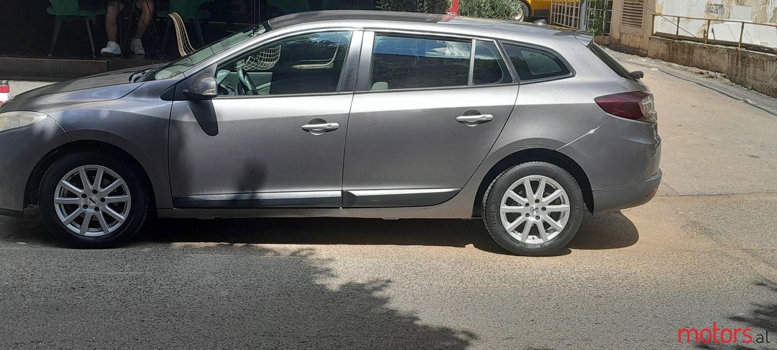 2010' Renault Megane photo #1
