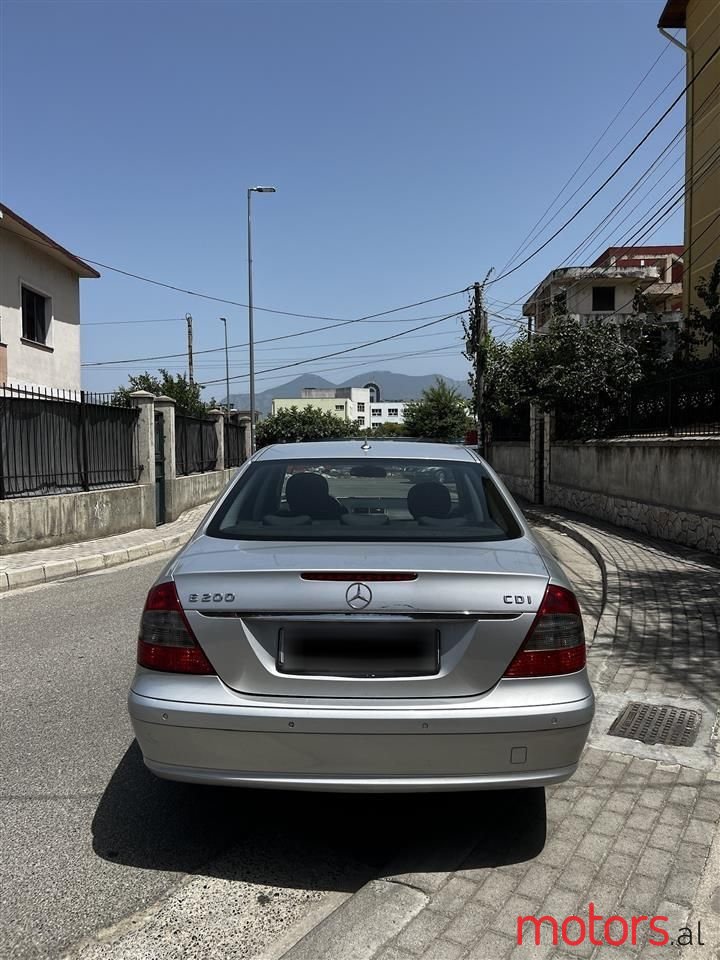 2009' Mercedes-Benz E 200 photo #6