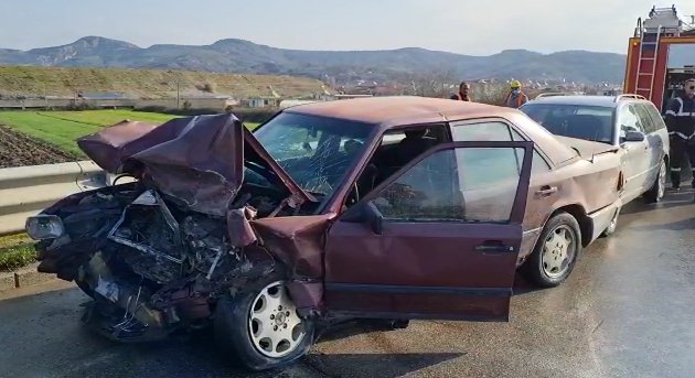 Aksidenti me 3 viktima në Rrogozhinë, arrestohet një nga shoferët