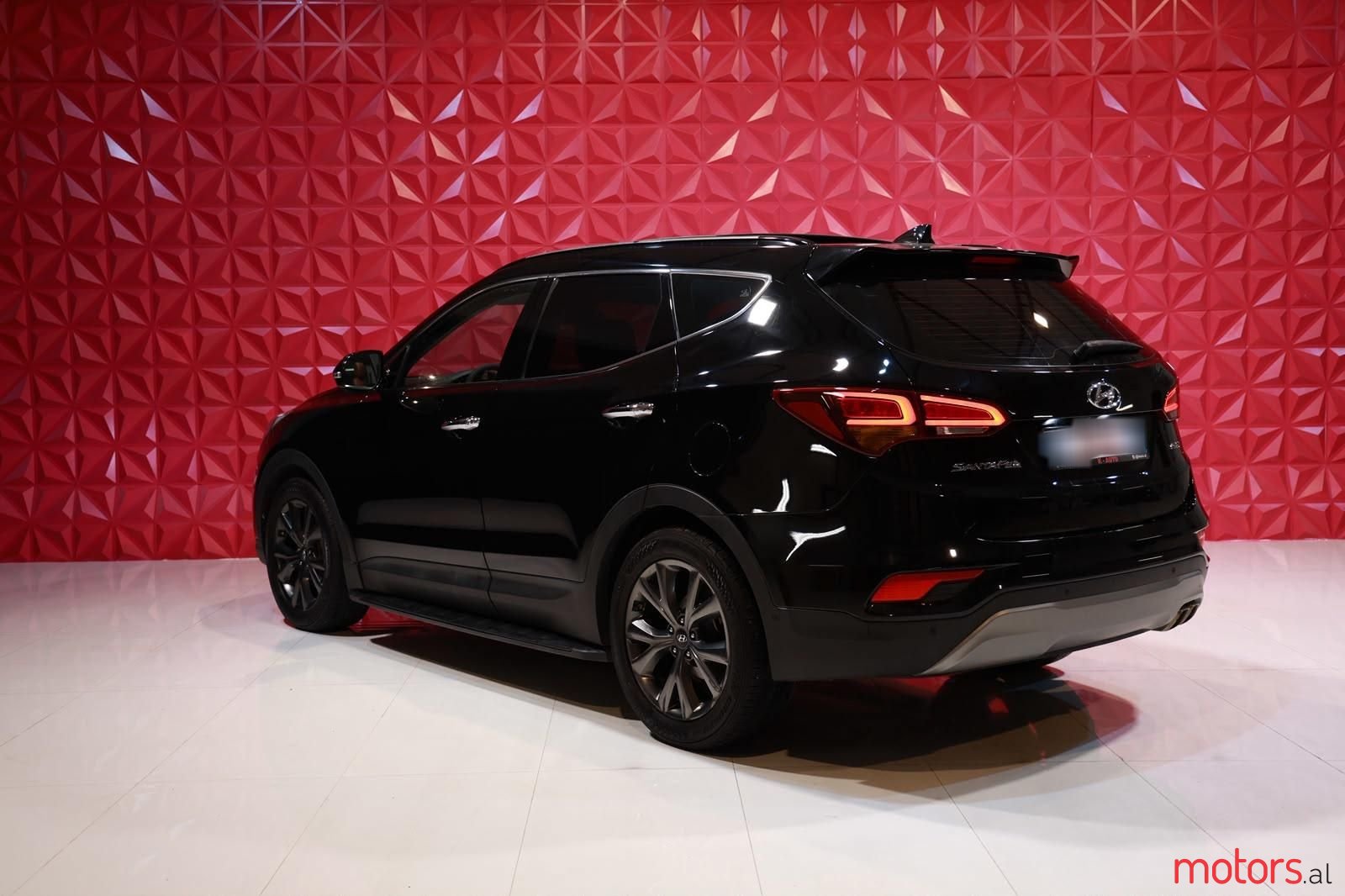 2017' Hyundai Santa Fe photo #4