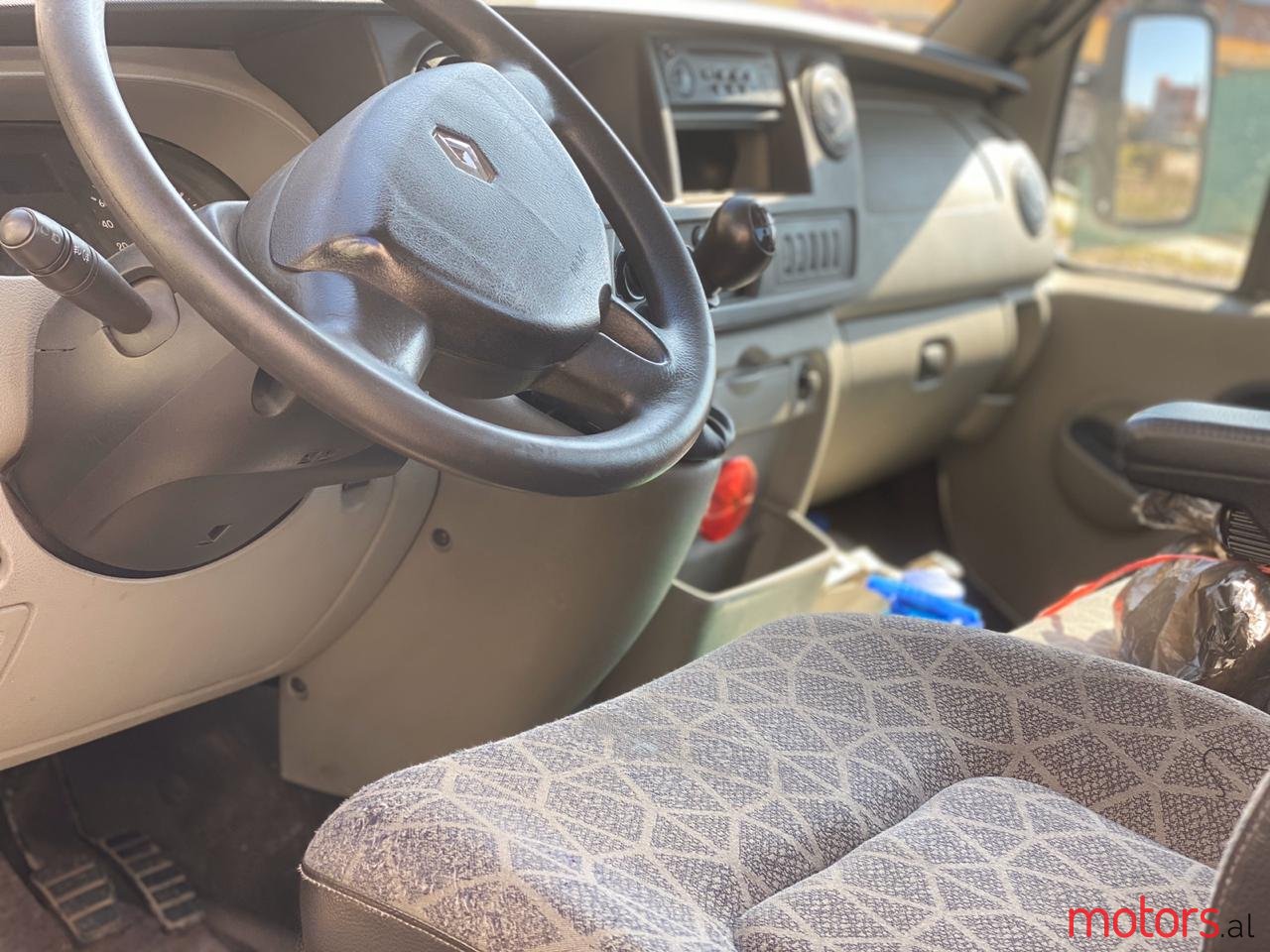 2008' Renault Logan photo #7