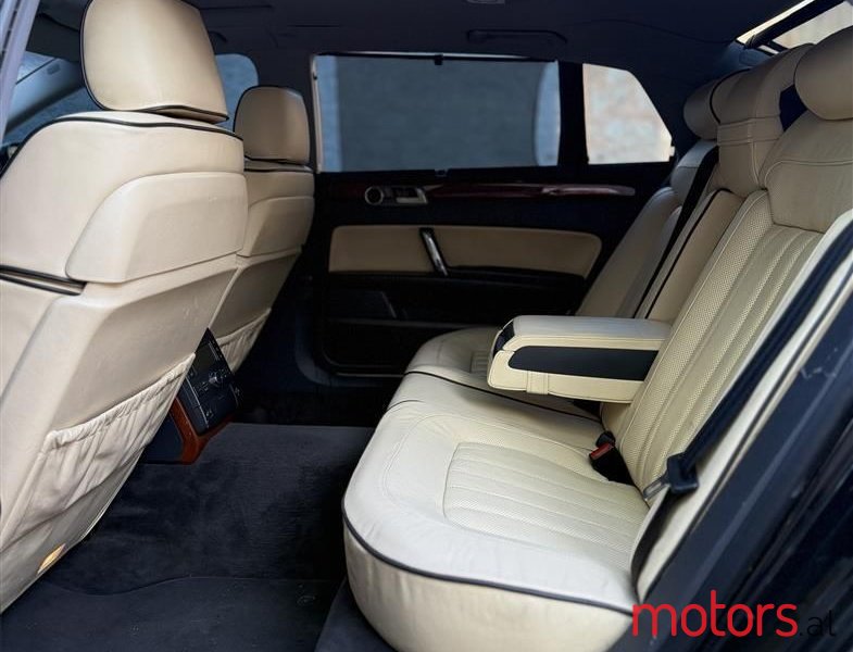 2008' Volkswagen Phaeton photo #5