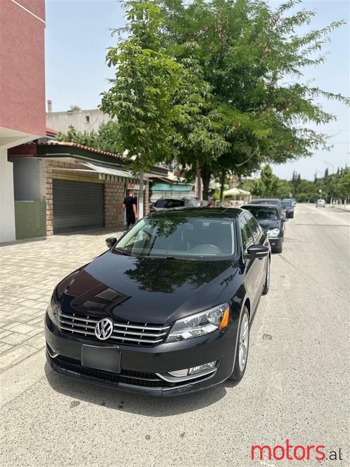 2013' Volkswagen Passat photo #1