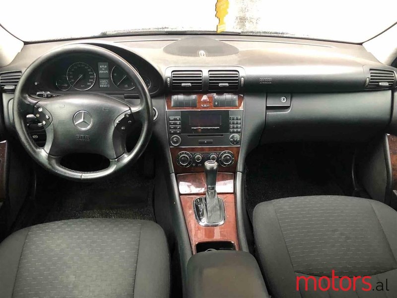 2006' Mercedes-Benz C 220 photo #2
