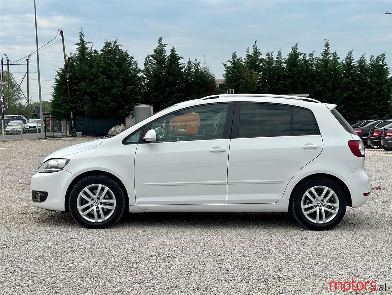 2012' Volkswagen Golf Plus photo #2