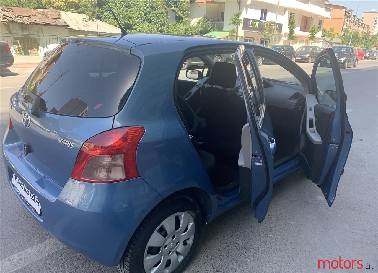 2006' Toyota Yaris photo #2
