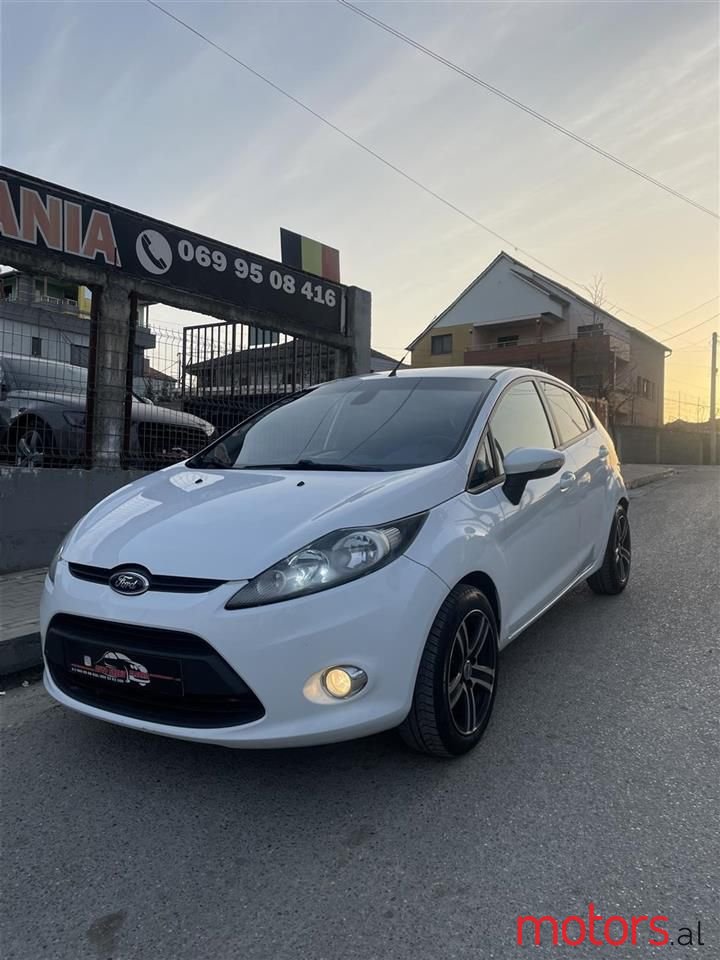 2013' Ford Fiesta photo #5