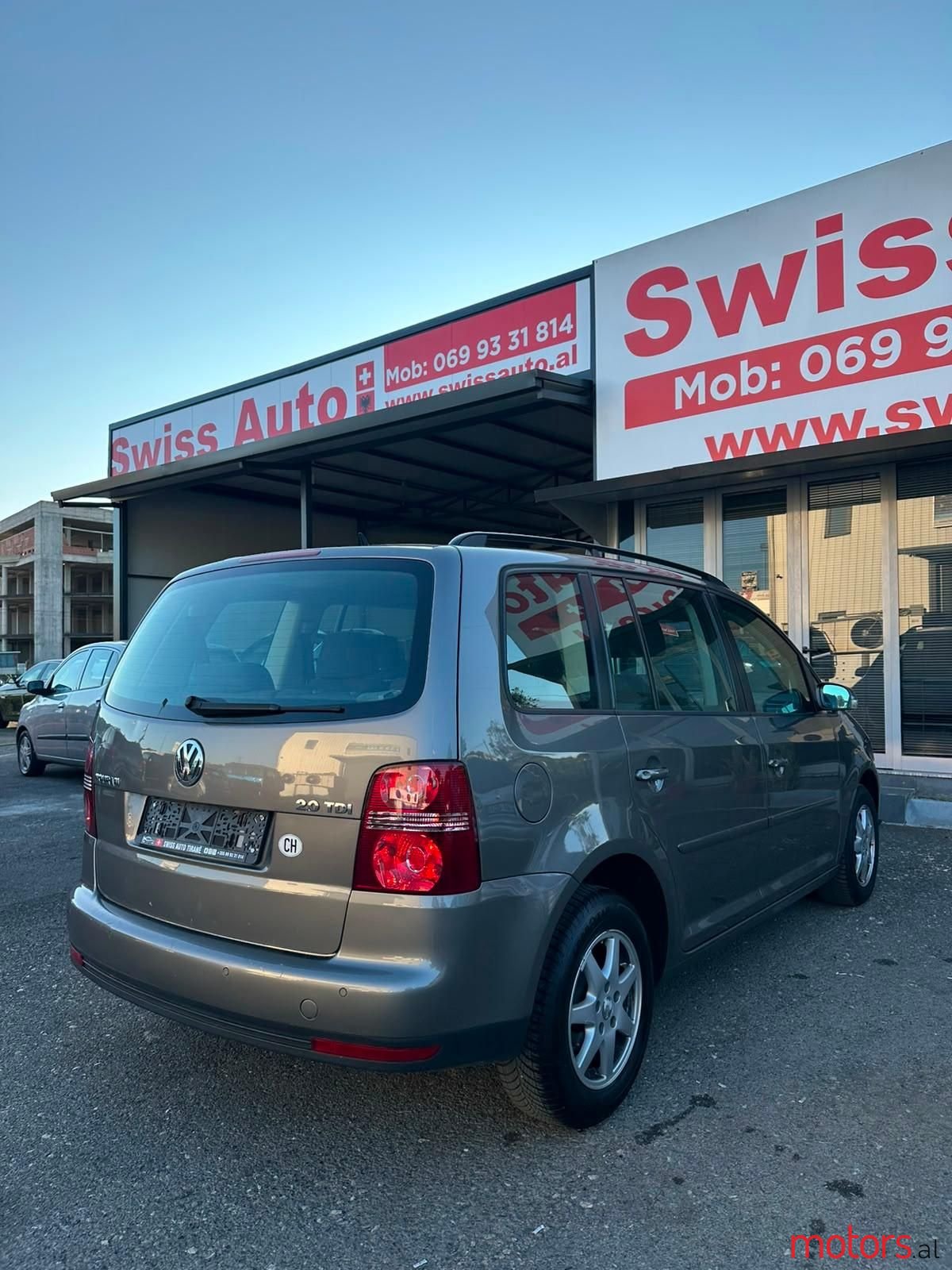 2010' Volkswagen Touran photo #5
