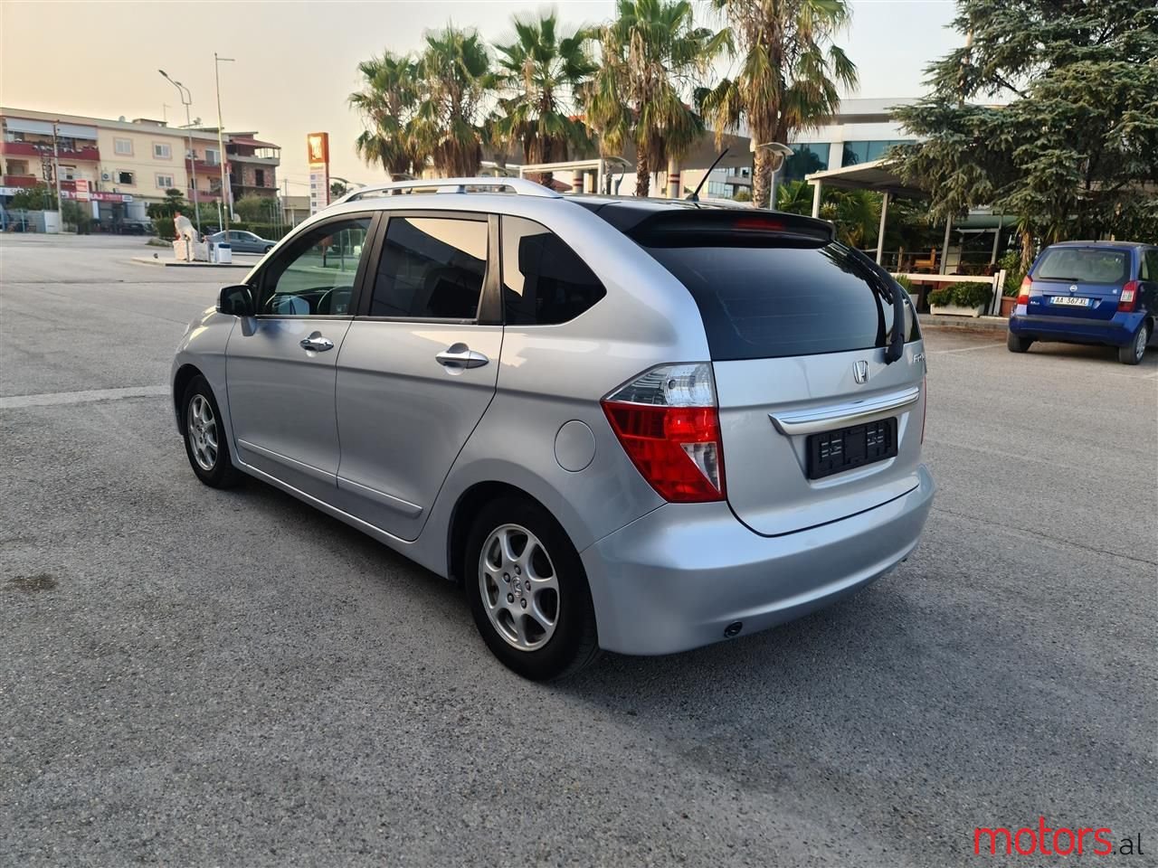 2005' Honda FR-V photo #3