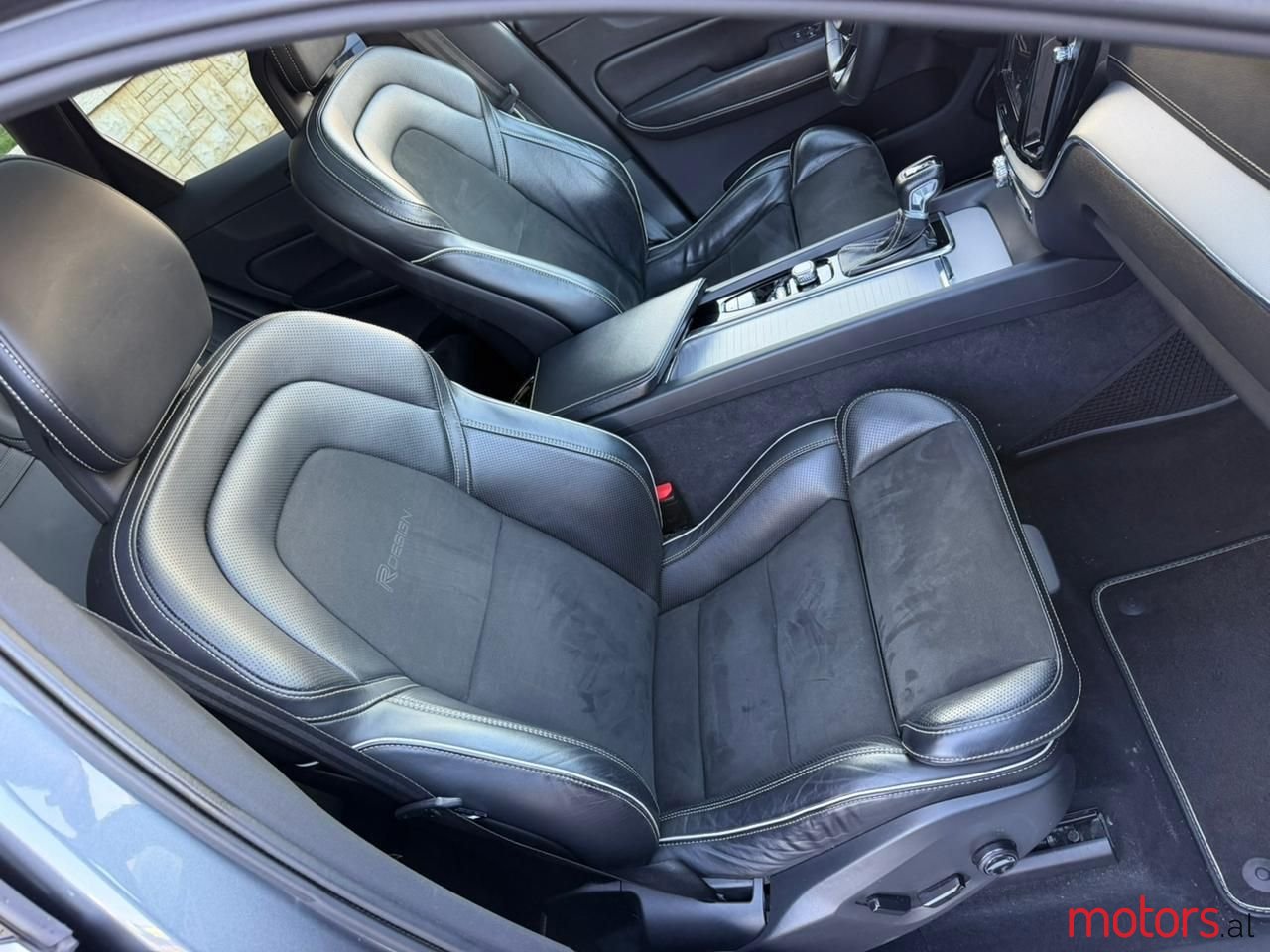 2019' Volvo Xc 60 photo #6