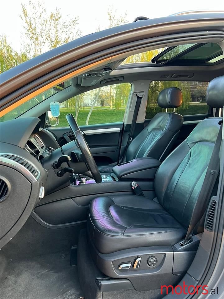 2010' Audi Q7 photo #4