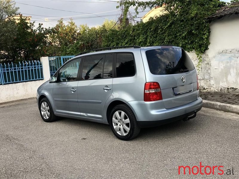 2006' Volkswagen Touran photo #1