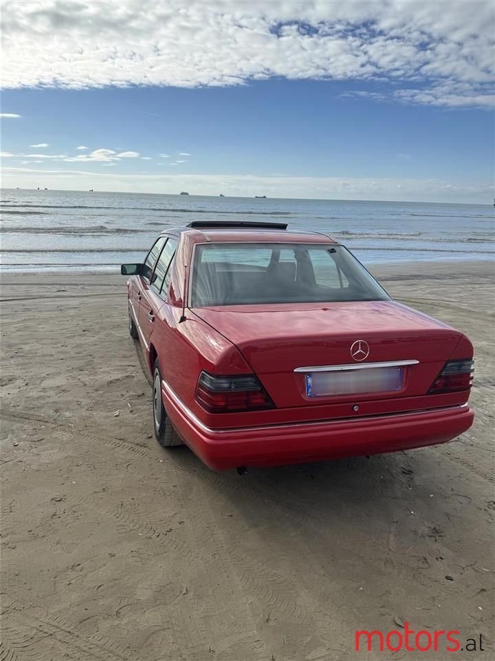 1991' Mercedes-Benz E 200 photo #2