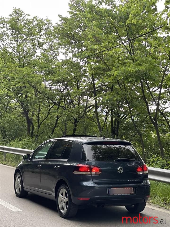 2010' Volkswagen Golf photo #4