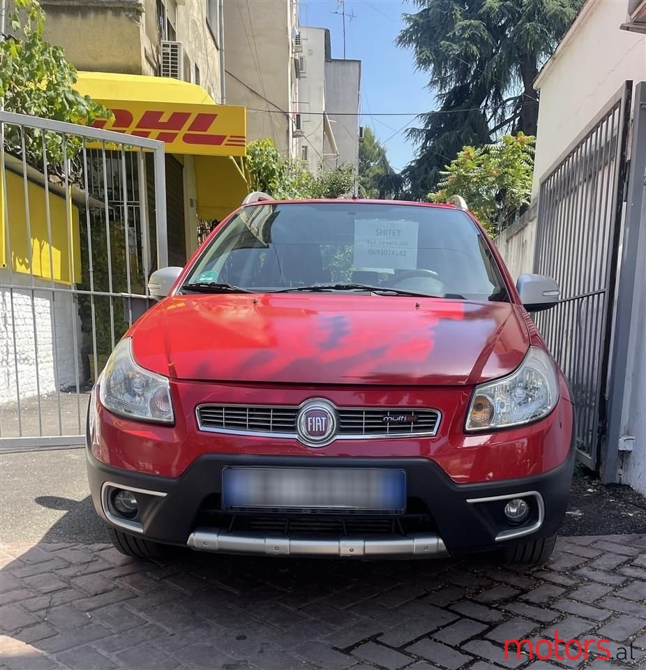 2013' Fiat Sedici photo #1