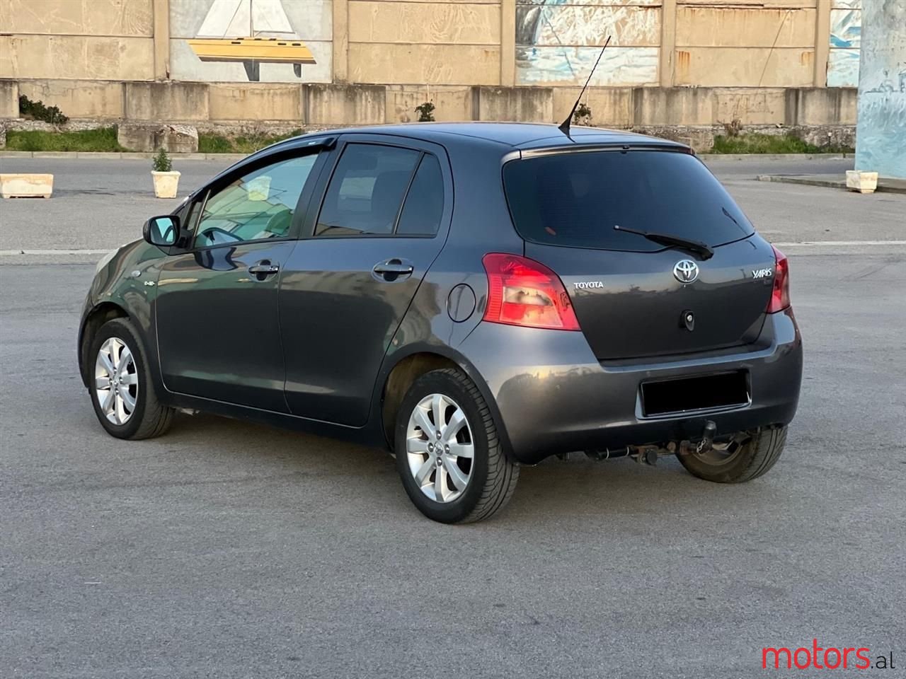 2009' Toyota Yaris photo #4