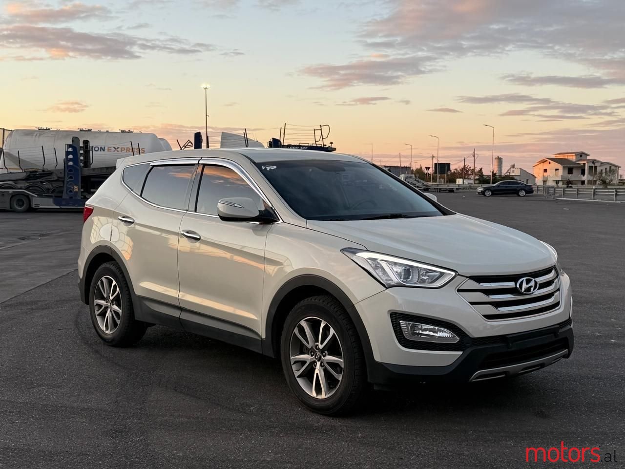 2013' Hyundai Santa Fe photo #1