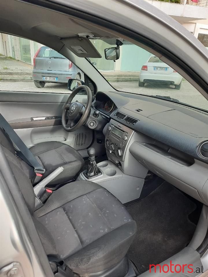 2005' Mazda 2 photo #5