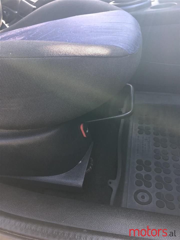 2008' Ford Fiesta photo #5